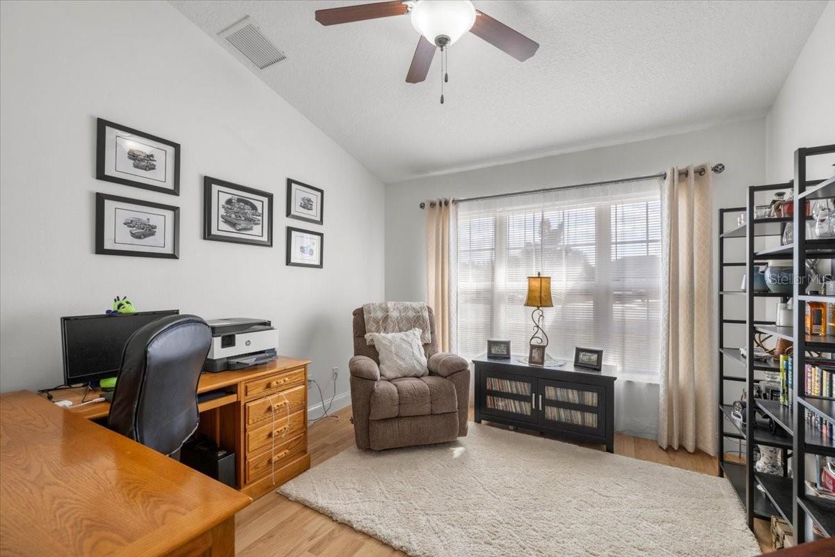 MEADOW GLENN UN 01 - Residential