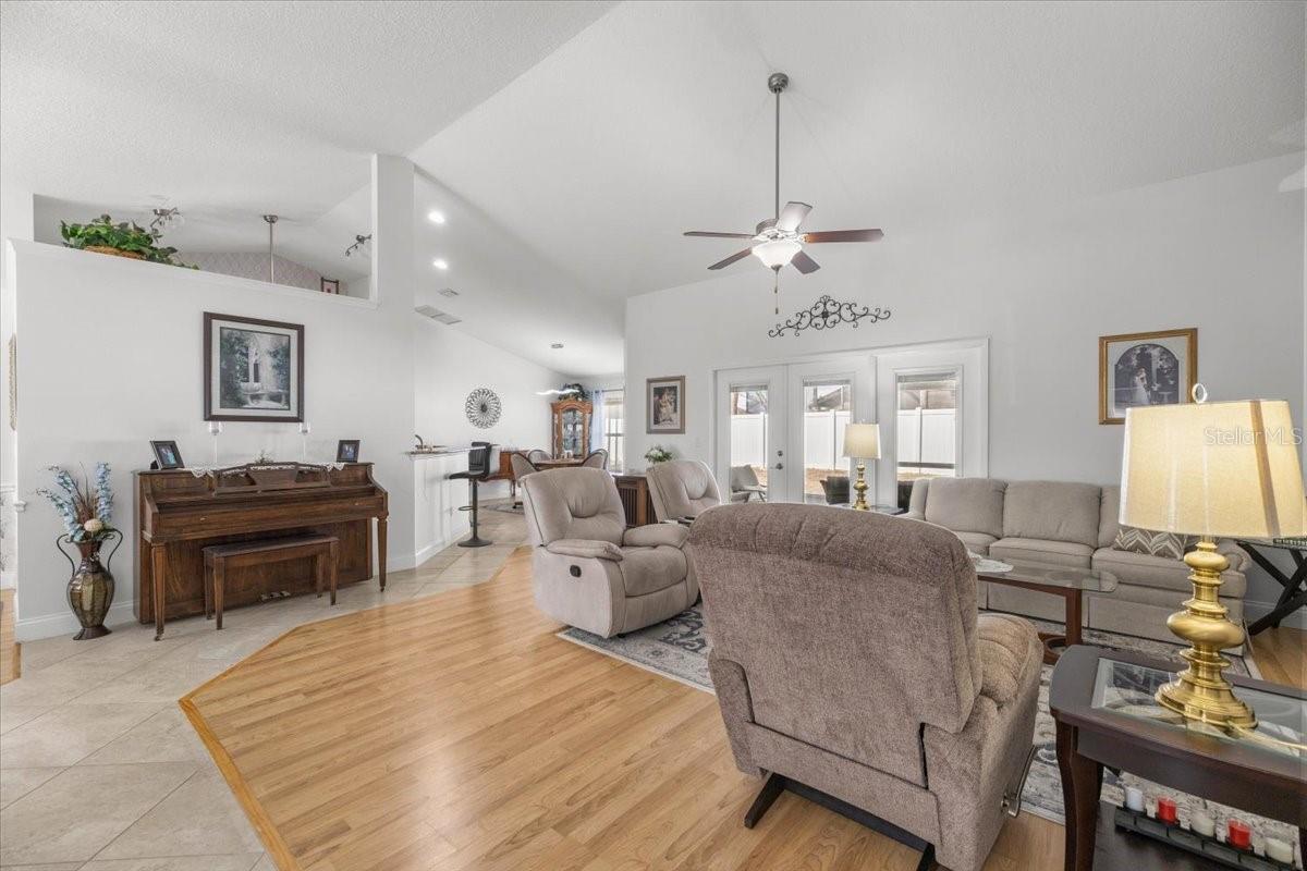 MEADOW GLENN UN 01 - Residential