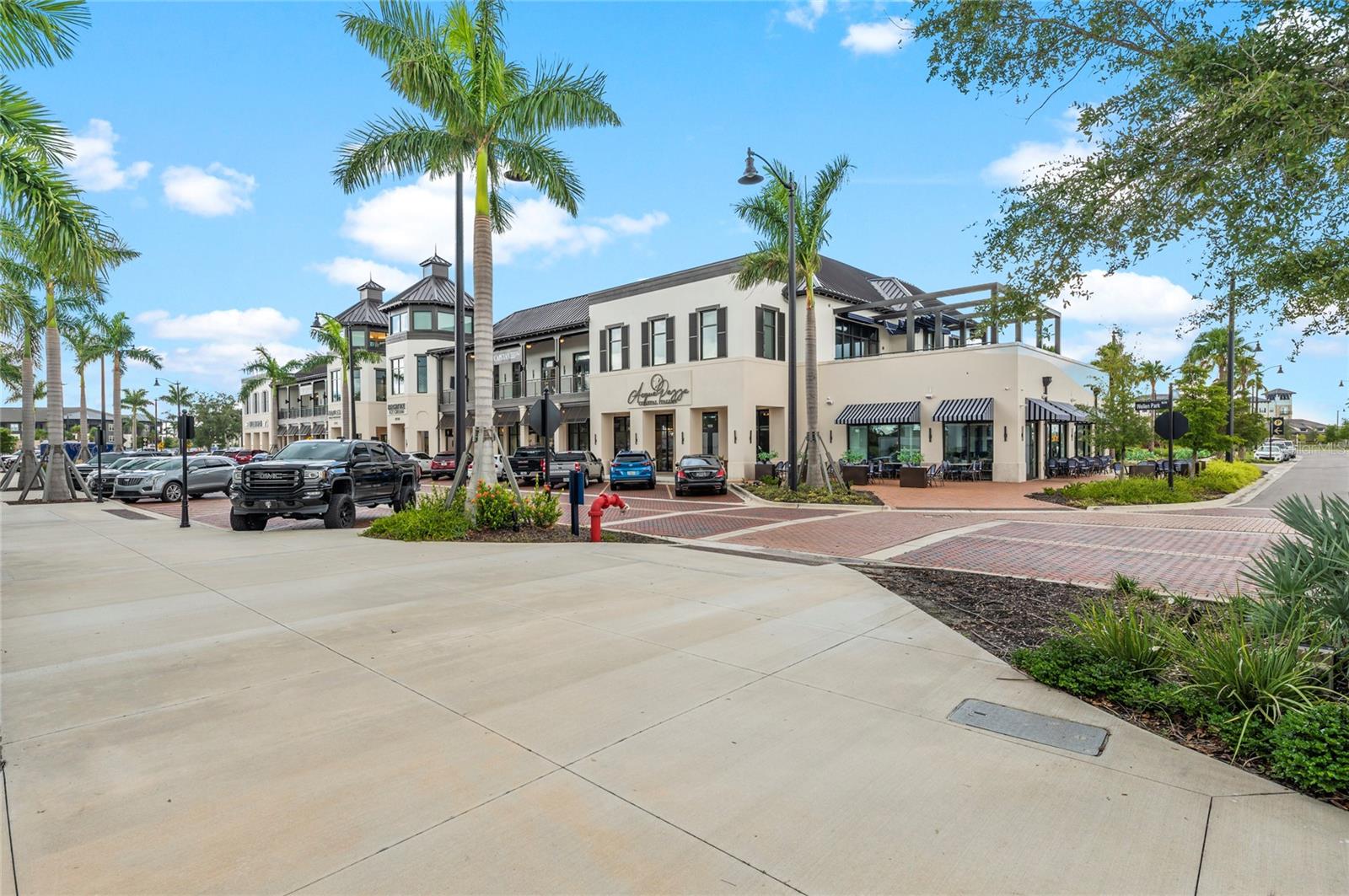 WELLEN PARK GOLF & COUNTRY CLUB - Residential