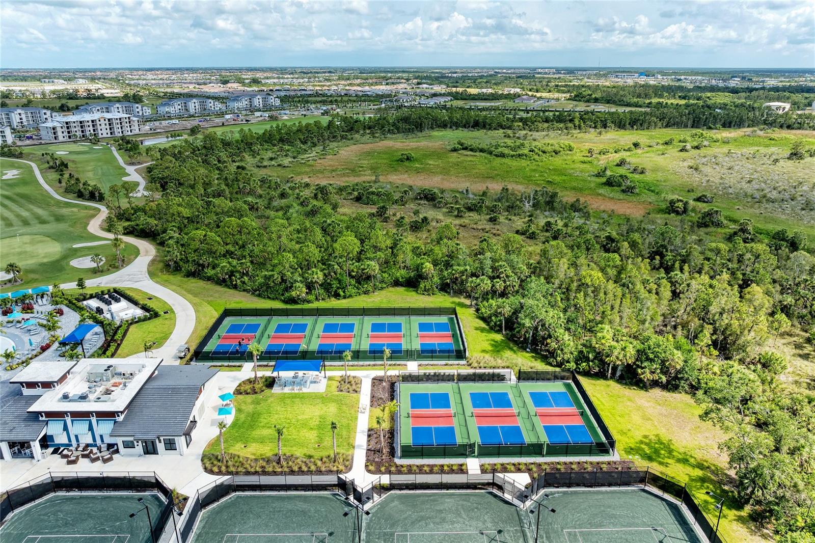 WELLEN PARK GOLF & COUNTRY CLUB - Residential