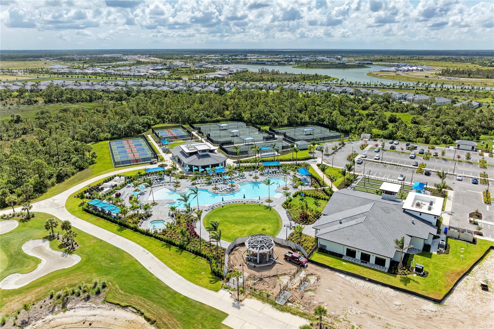 WELLEN PARK GOLF & COUNTRY CLUB - Residential