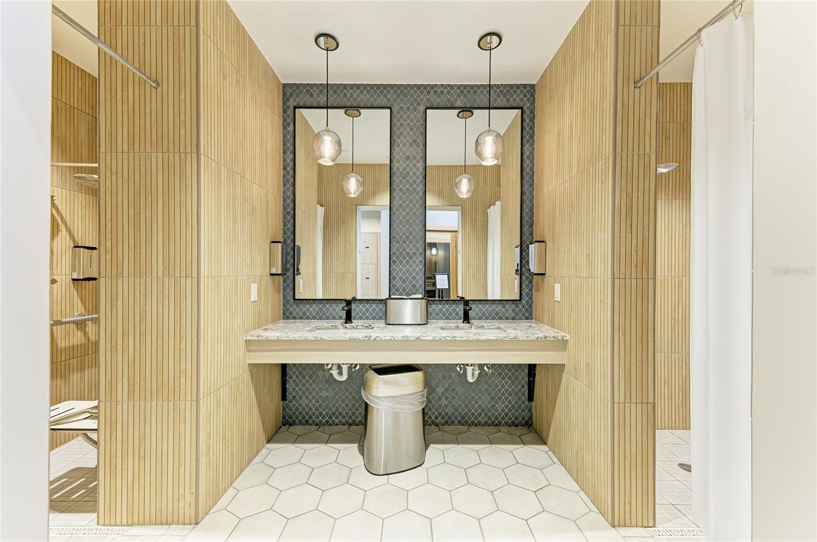 WELLEN PARK GOLF & COUNTRY CLUB - Residential