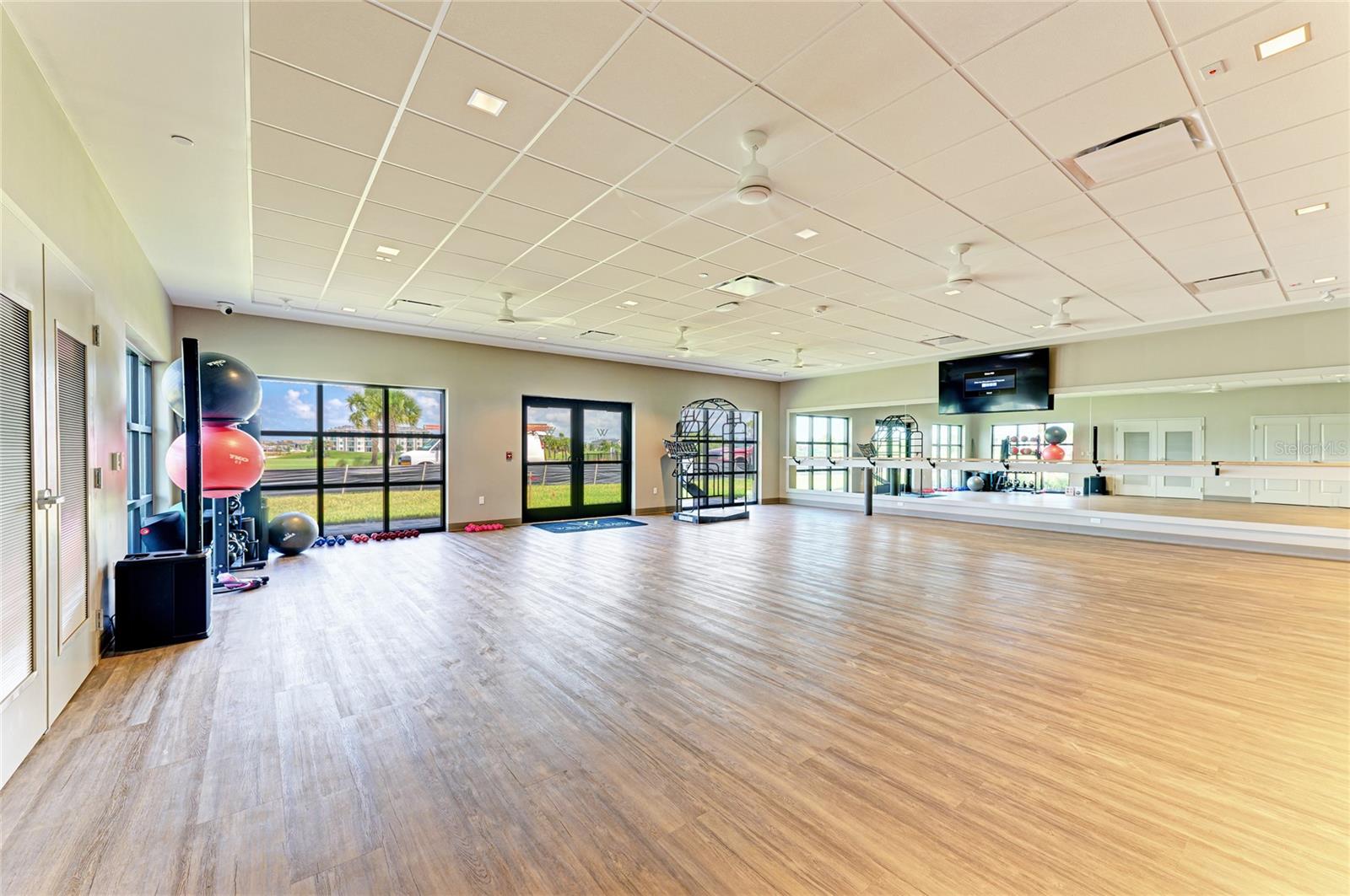 WELLEN PARK GOLF & COUNTRY CLUB - Residential