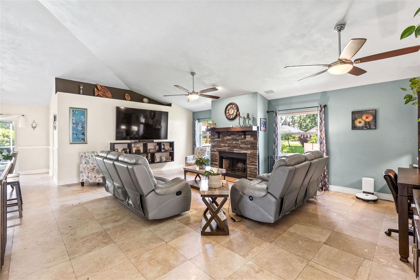 6109 SABAL POINT CIRCLE