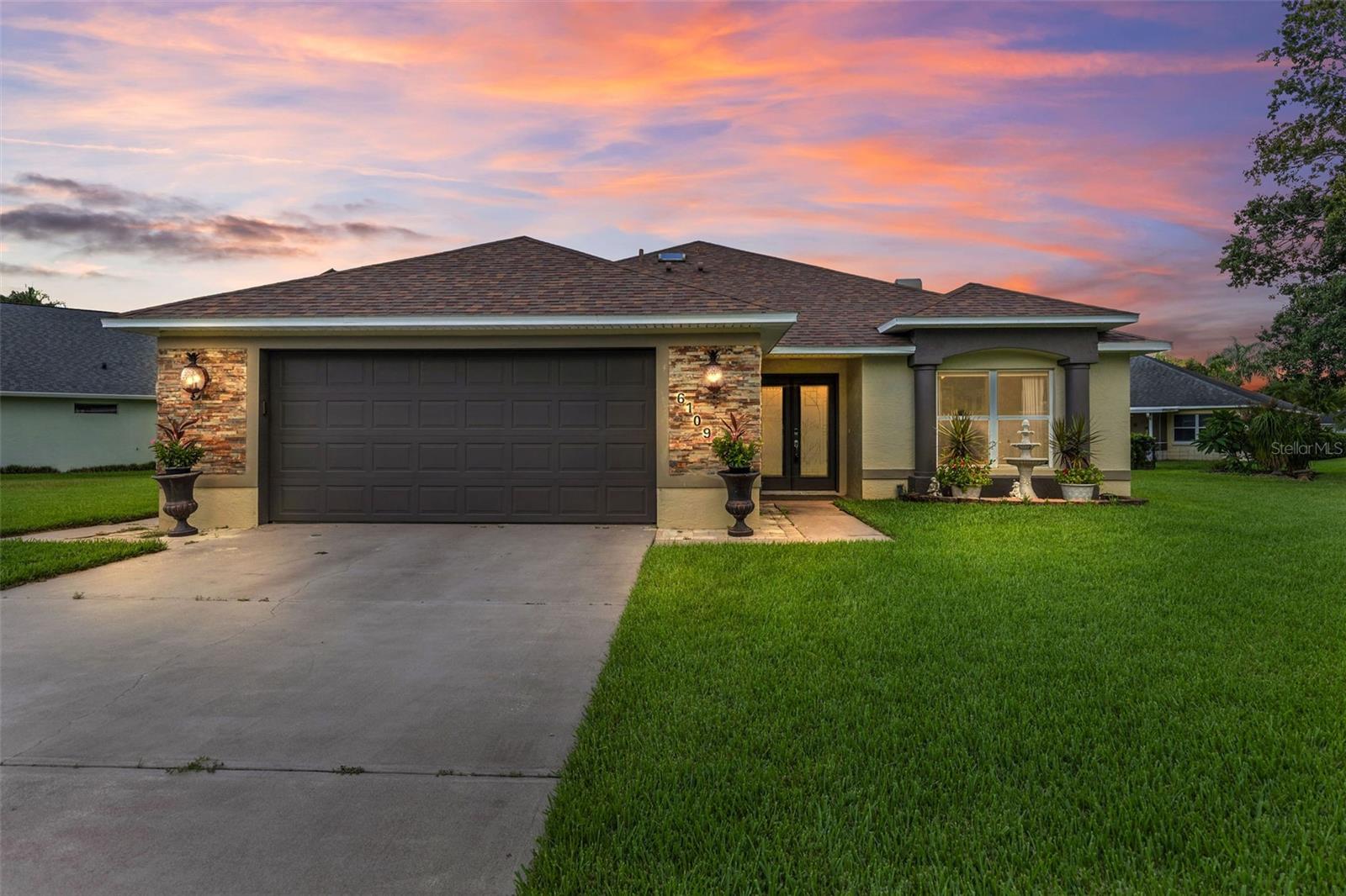 6109 SABAL POINT CIRCLE
