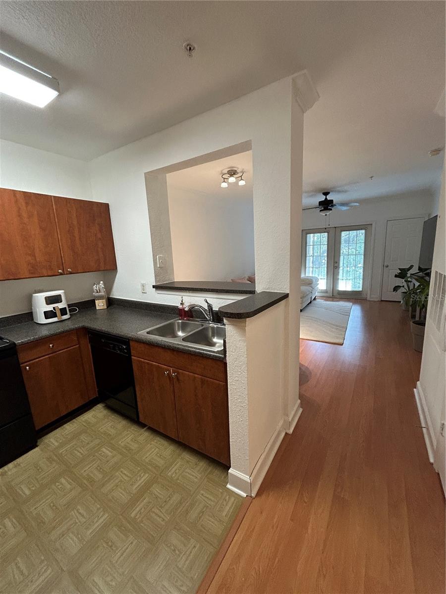 304 E SOUTH STREET 4027