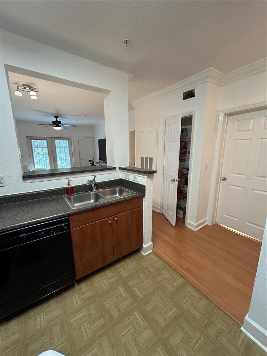 304 E SOUTH STREET 4027