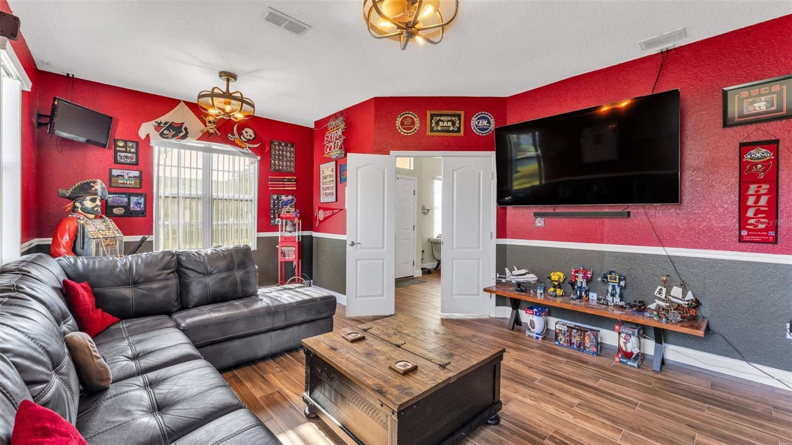 CLUBHOUSE HERITAGE - Residential