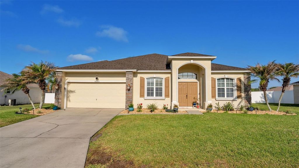Photo of 5285 English Drive, Lakeland, FL 33812 (MLS # L4961356)