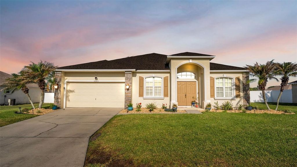 Photo of 5285 English Drive, Lakeland, FL 33812 (MLS # L4961356)