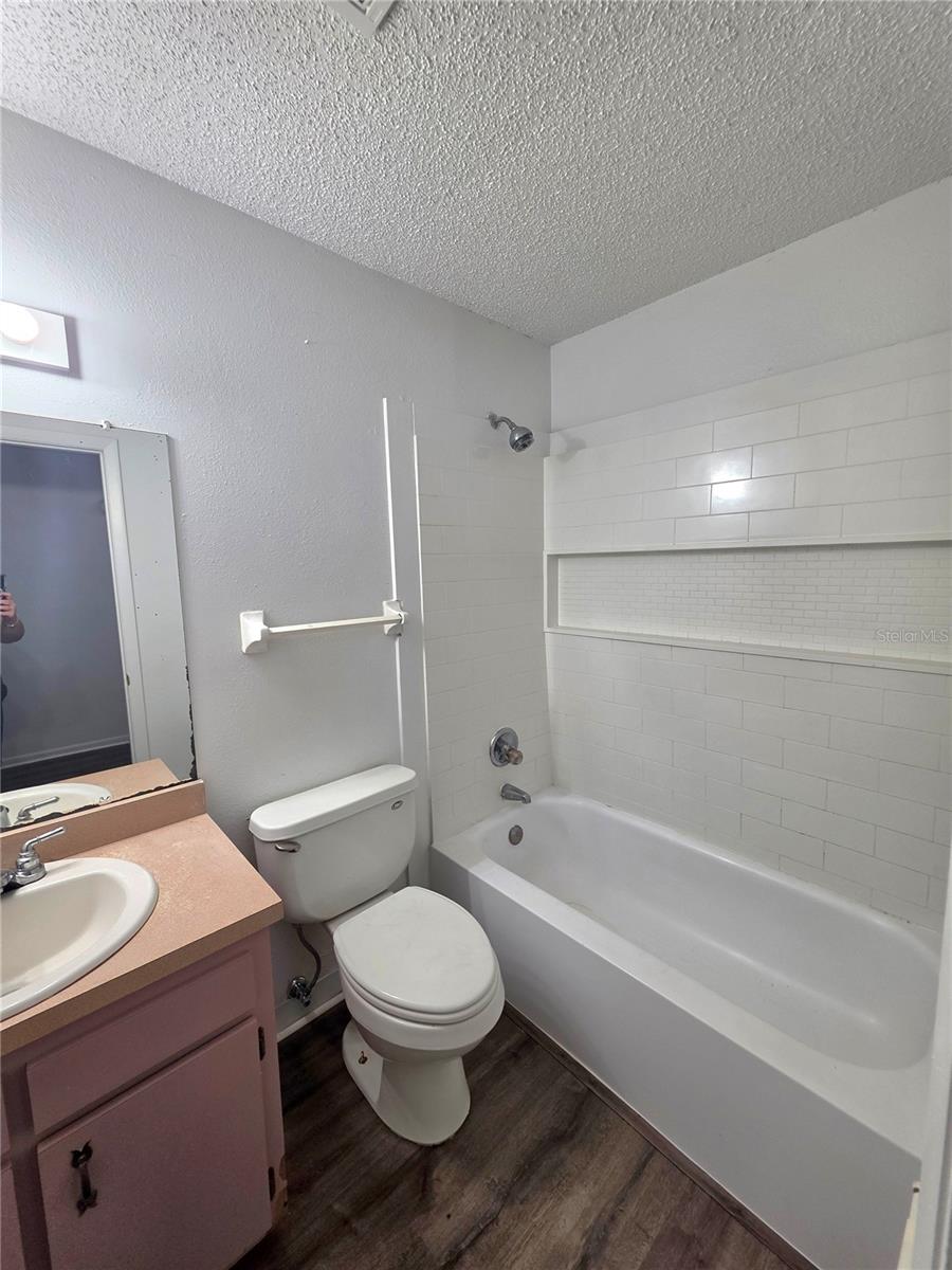 RICHMOND HEIGHTS - Residential Lease