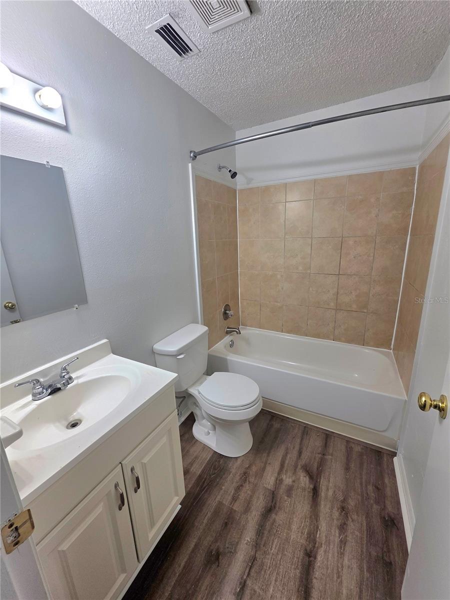 RICHMOND HEIGHTS - Residential Lease