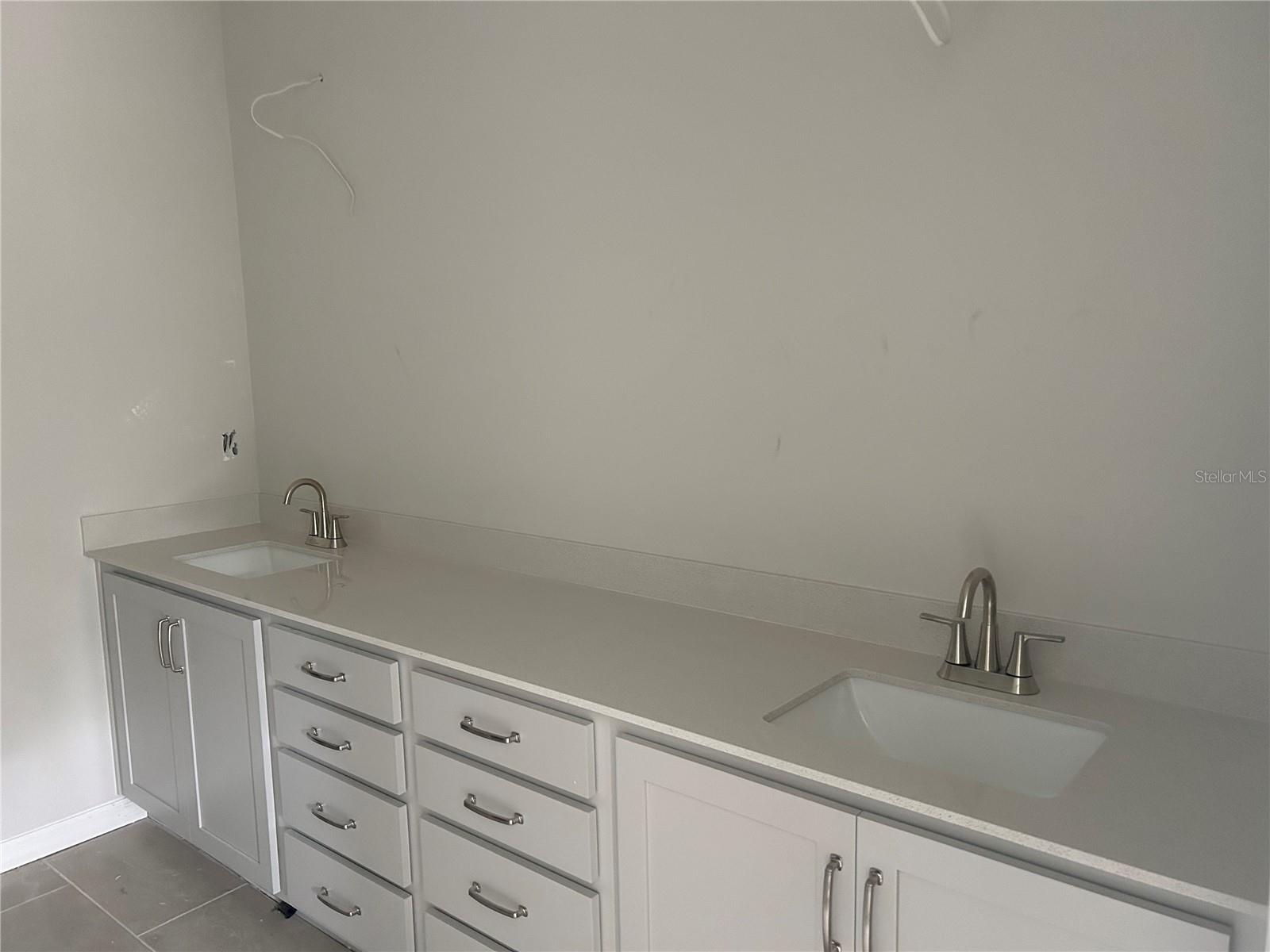 OAKFIELD TRAILS WEST - Residential