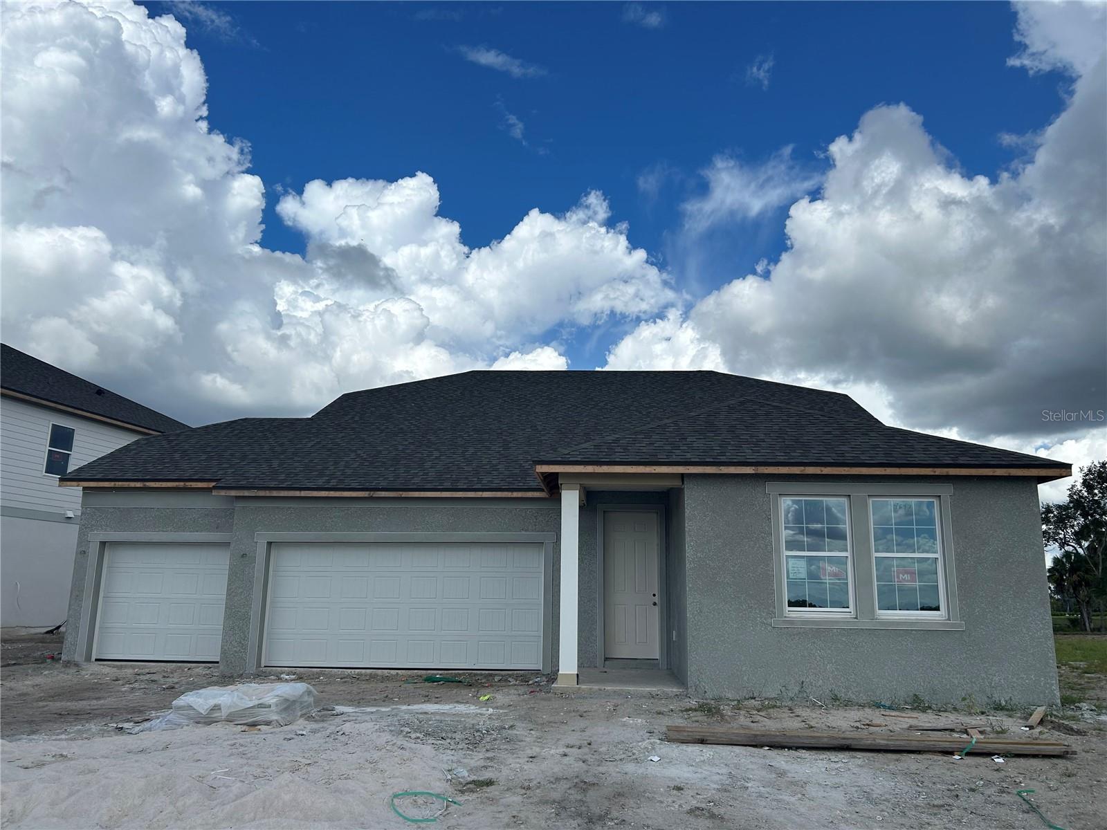 OAKFIELD TRAILS WEST - Residential