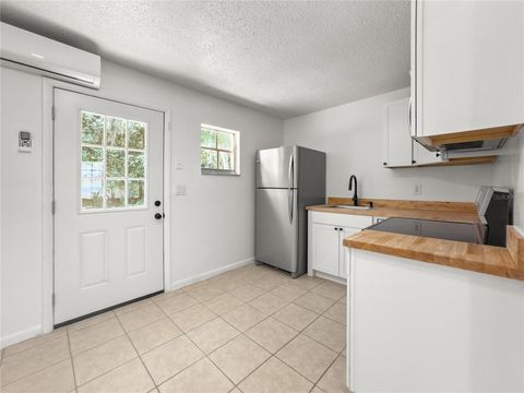 Tiny photo for 403 NE 26th Court, Ocala, FL 34470 (MLS # OM715609)