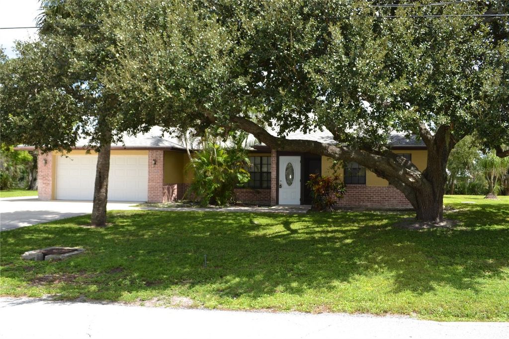Photo of 3568 Middletown Street, Port Charlotte, FL 33952 (MLS # C7514903)