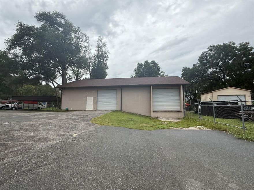 2,124 SF Office/Warehouse building with B-5 zoning! Office space consists of 3 offices and 1 bathroom. Warehouse has 1 ground level door and 1 dock high door. Zoning allows for multiple business types and great set up for service businesses, contractors, etc. Well located on busy NE 36th Ave with easy proximity to shopping, food, etc. 
*$1,750.00 Per Month plus $50.00 Per Month landscape fee for a total of $1,800.00 Per Month*