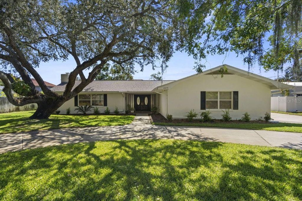 Photo of 2275 Twin Lane Drive, Dunedin, FL 34698 (MLS # TB8437755)