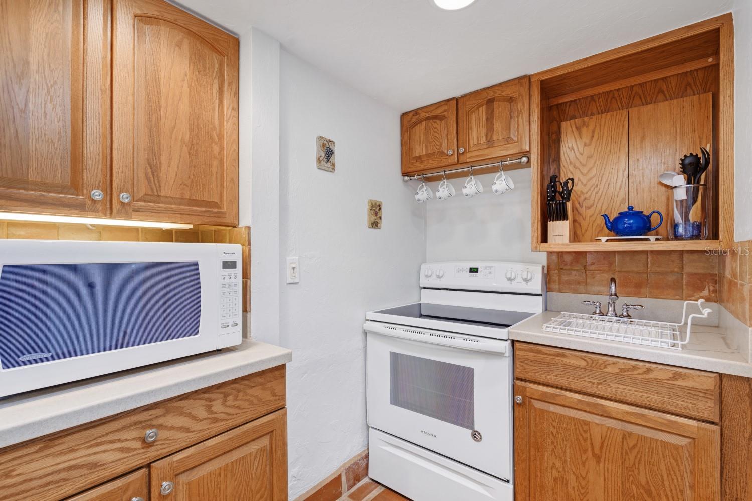 6157 MIDNIGHT PASS ROAD E22