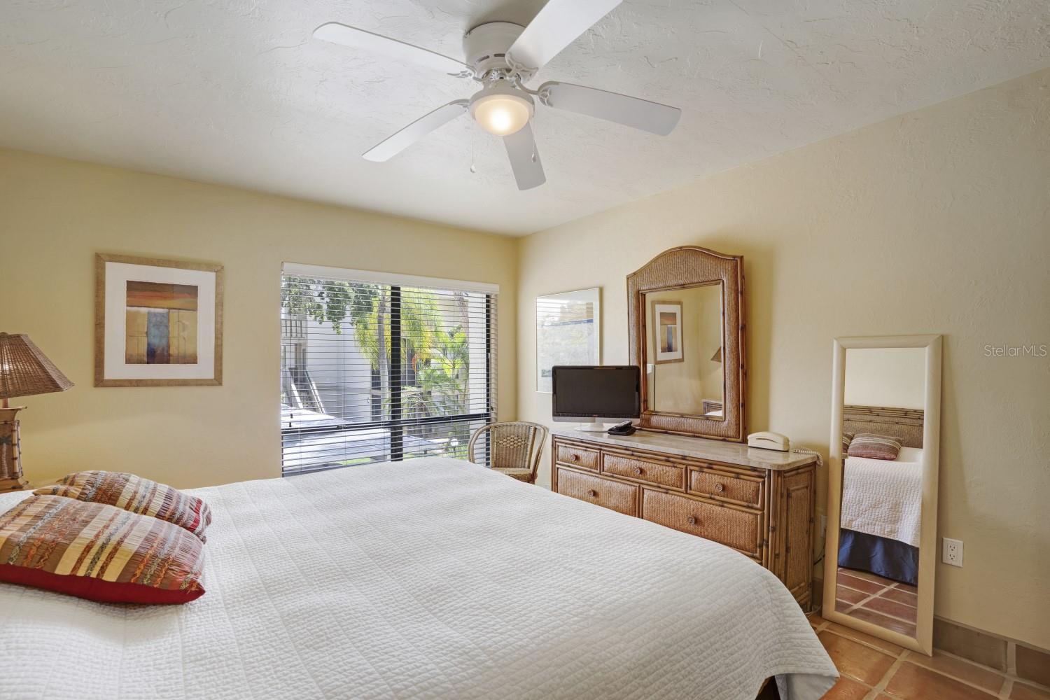 BAY OAKS - Residential