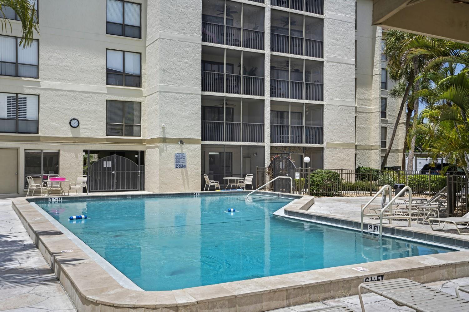 BAY OAKS - Residential