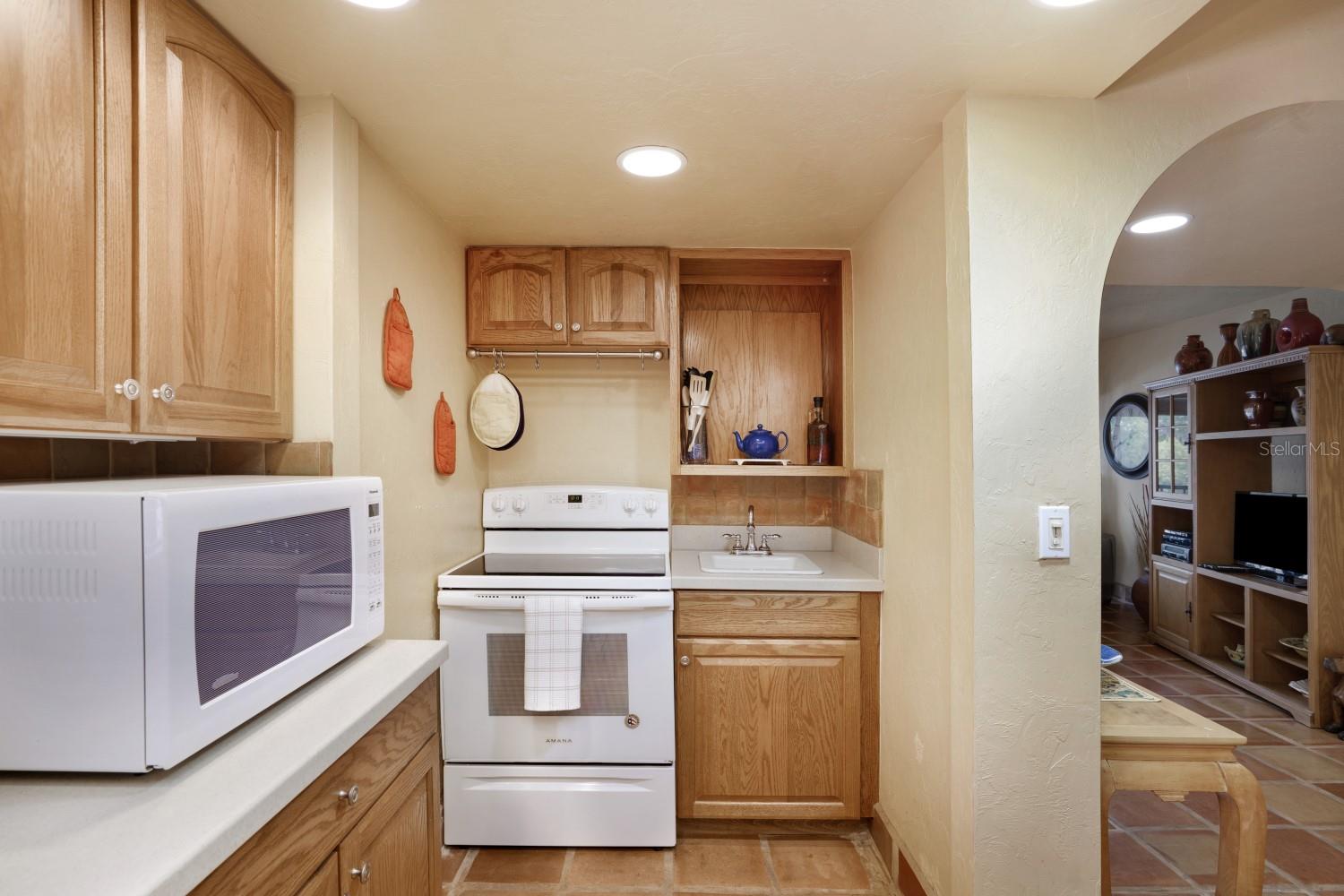 BAY OAKS - Residential