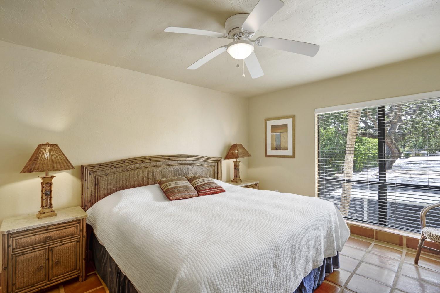 BAY OAKS - Residential