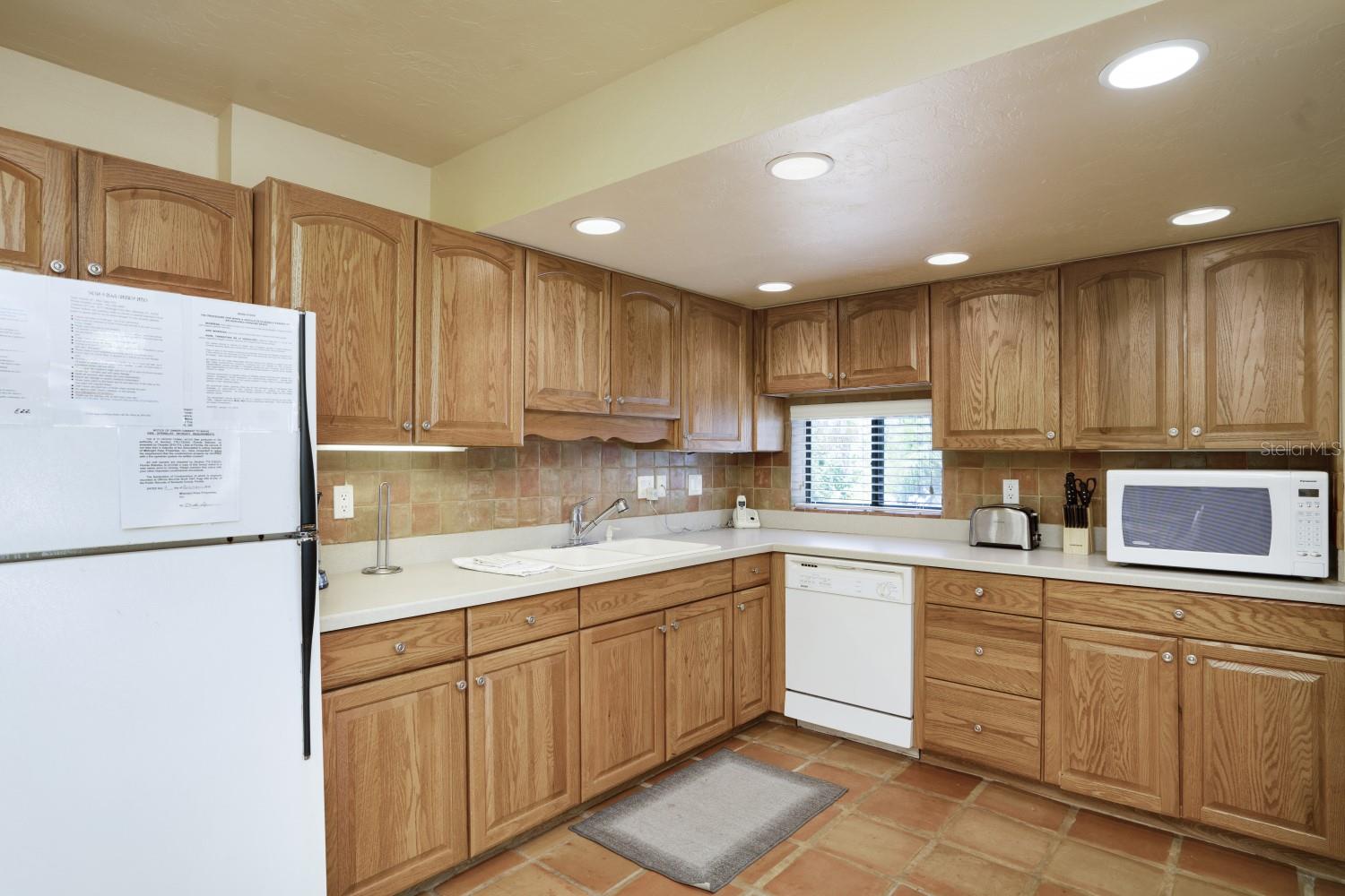 BAY OAKS - Residential