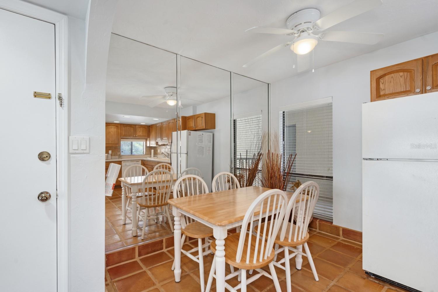 6157 MIDNIGHT PASS ROAD E22