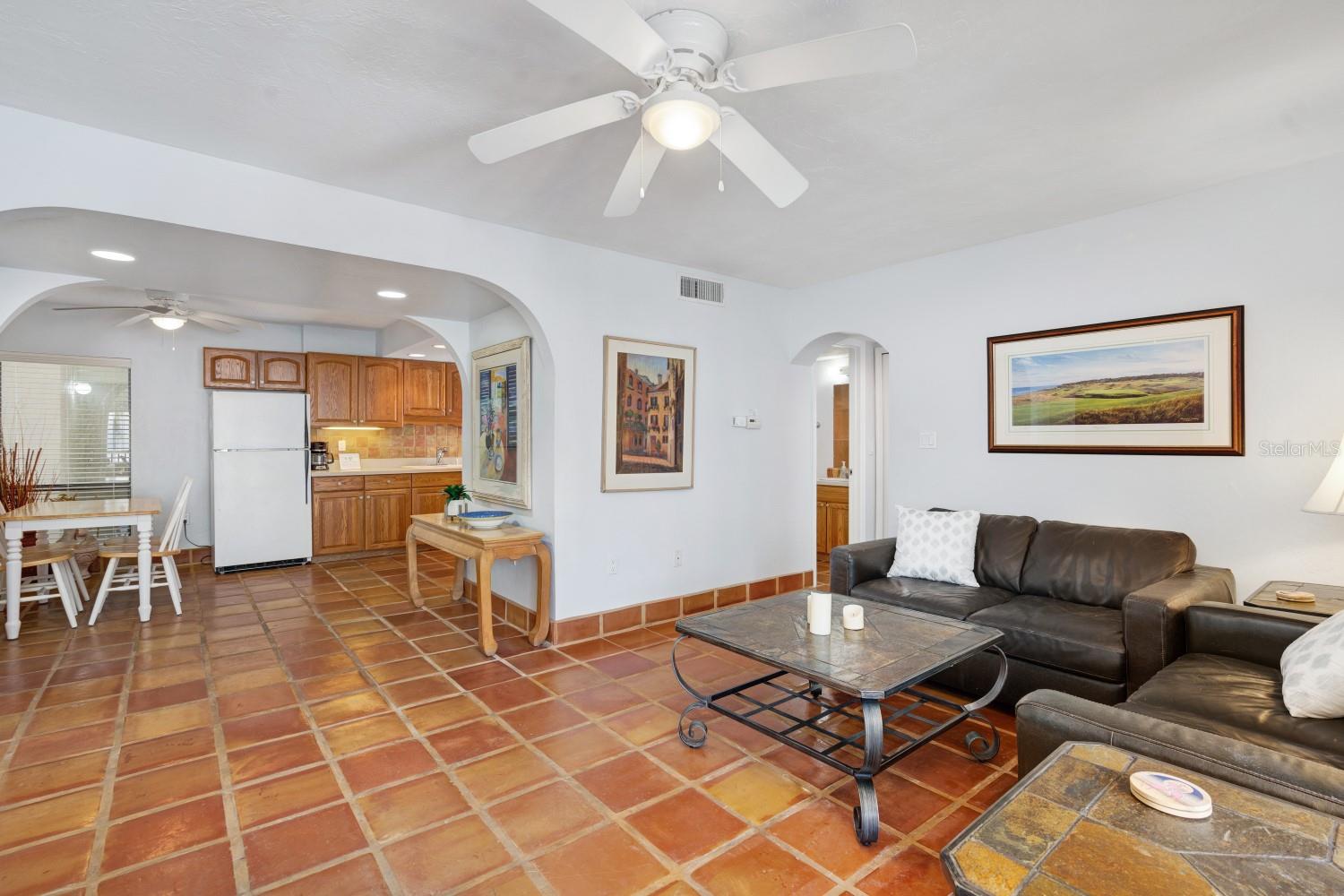 BAY OAKS - Residential