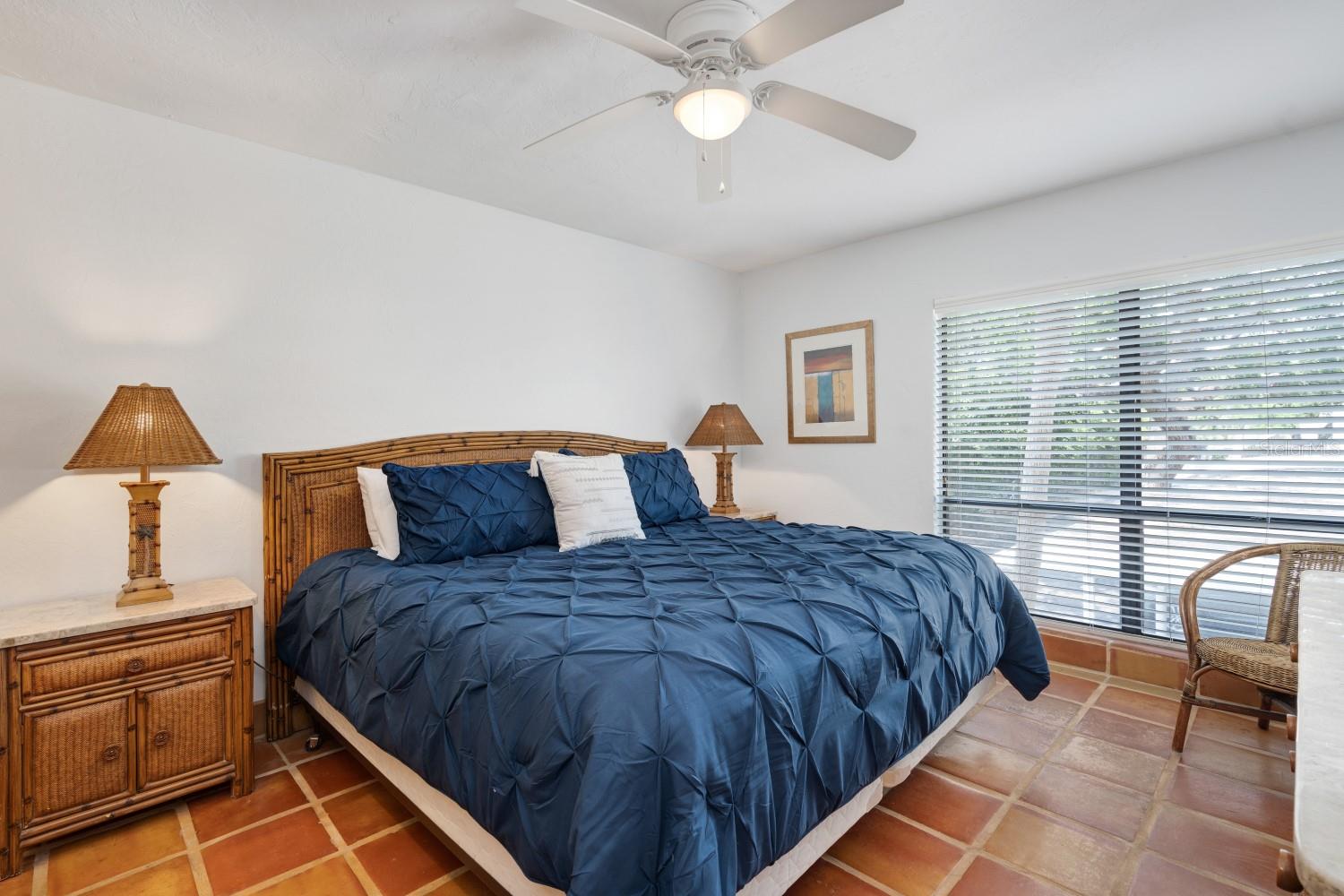 BAY OAKS - Residential