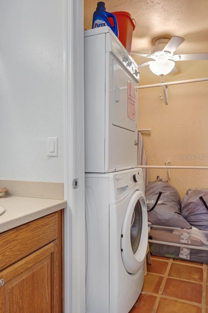 BAY OAKS - Residential