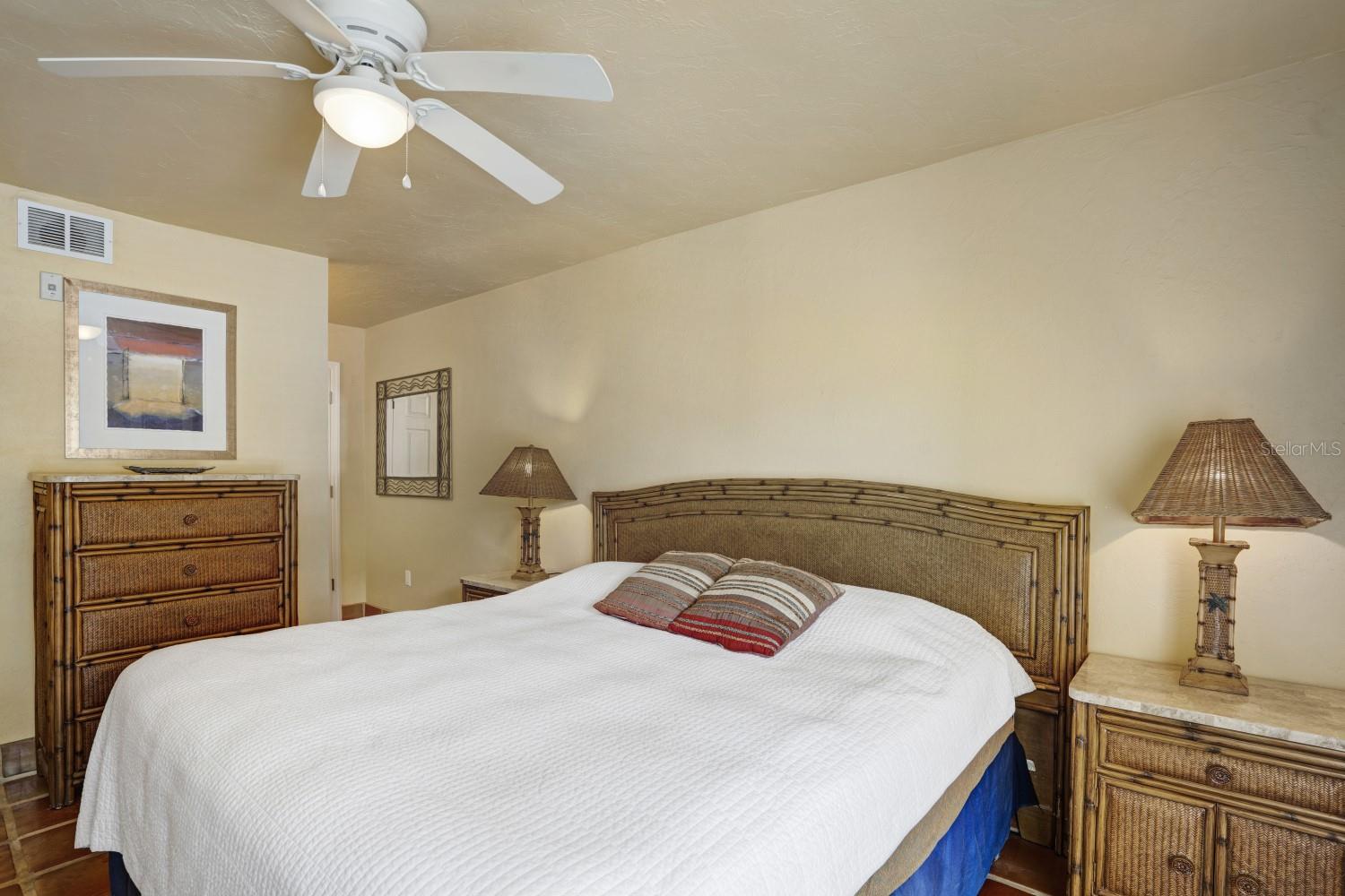 BAY OAKS - Residential