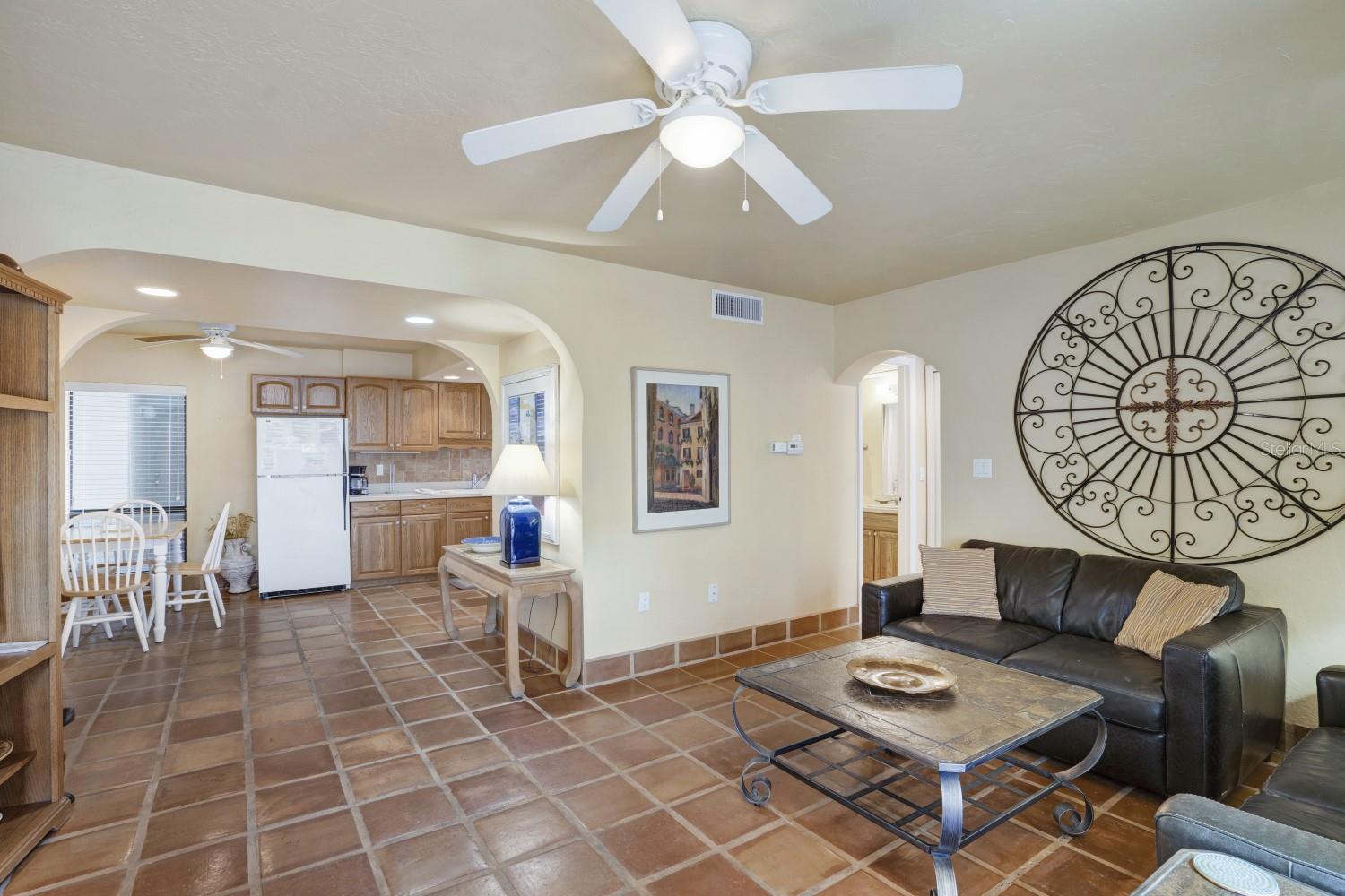 BAY OAKS - Residential