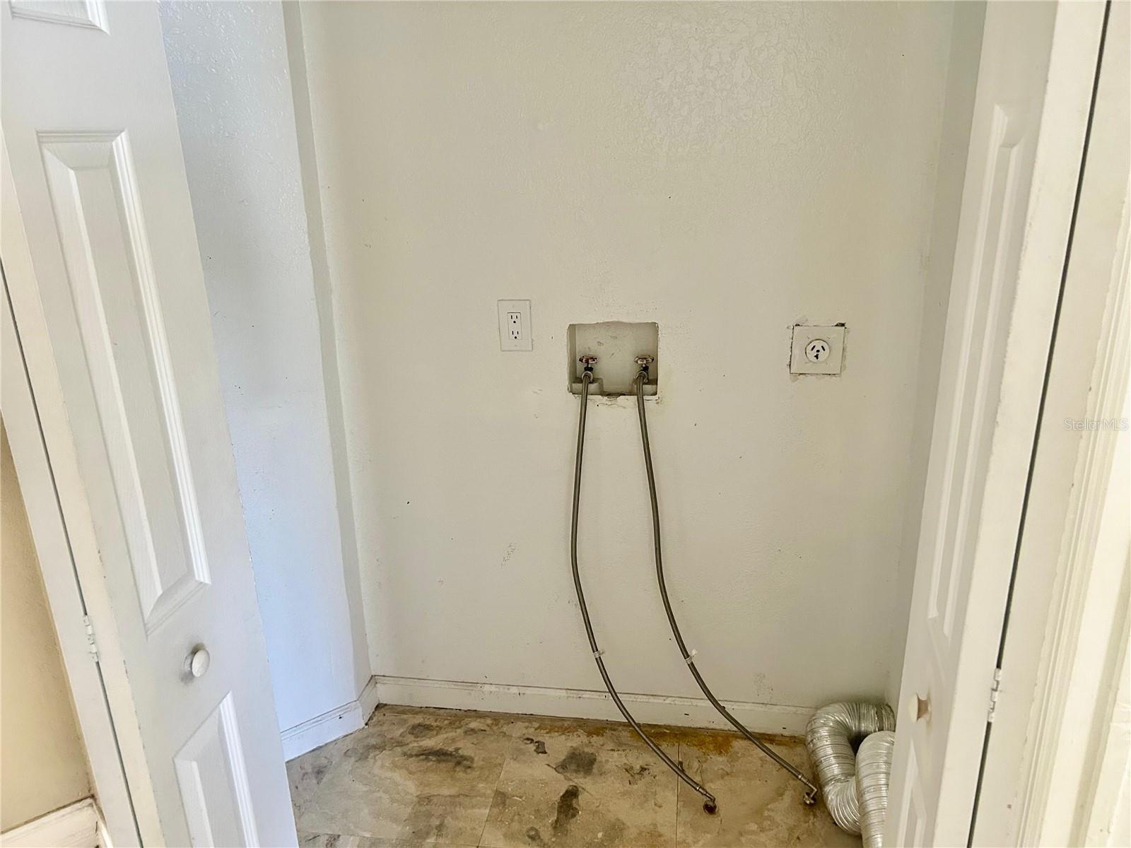 HOLLYWOOD 1-21 B - Residential