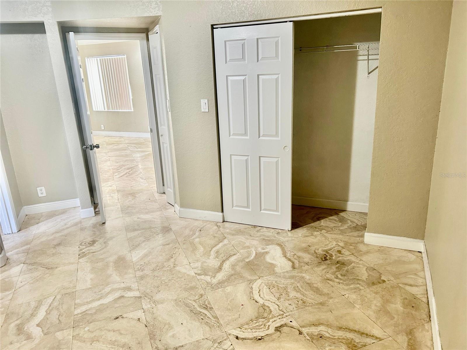 HOLLYWOOD 1-21 B - Residential