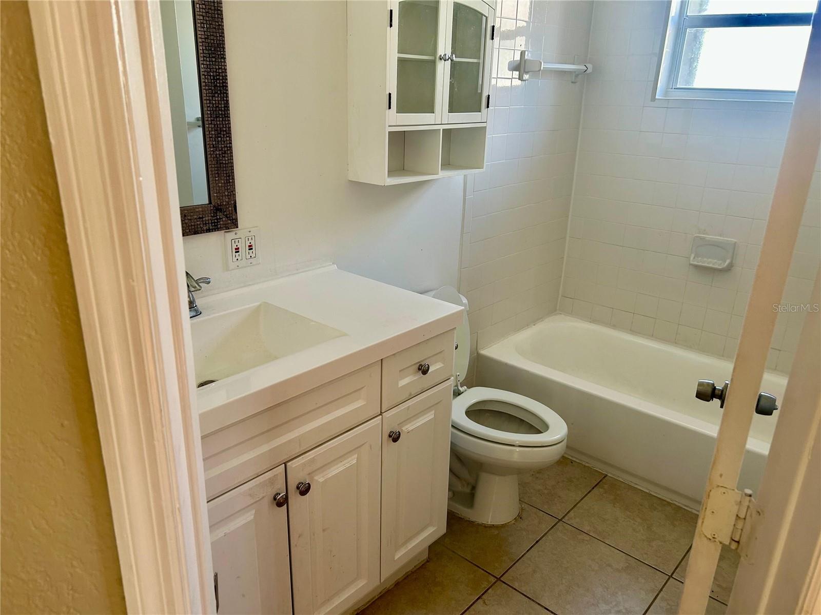 HOLLYWOOD 1-21 B - Residential