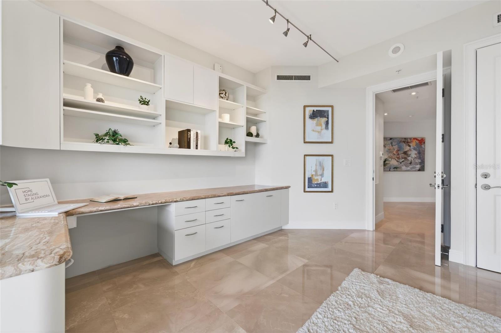 THE TOWER RESIDENCES - Residential