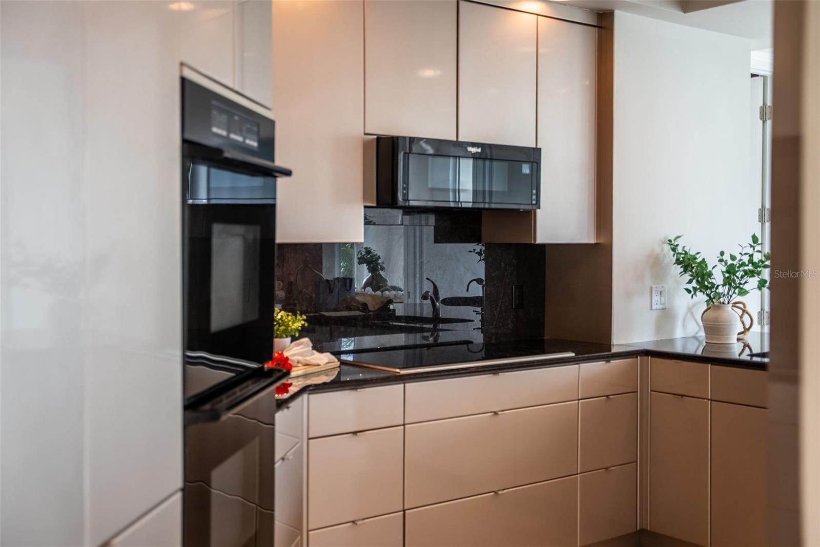 THE TOWER RESIDENCES - Residential