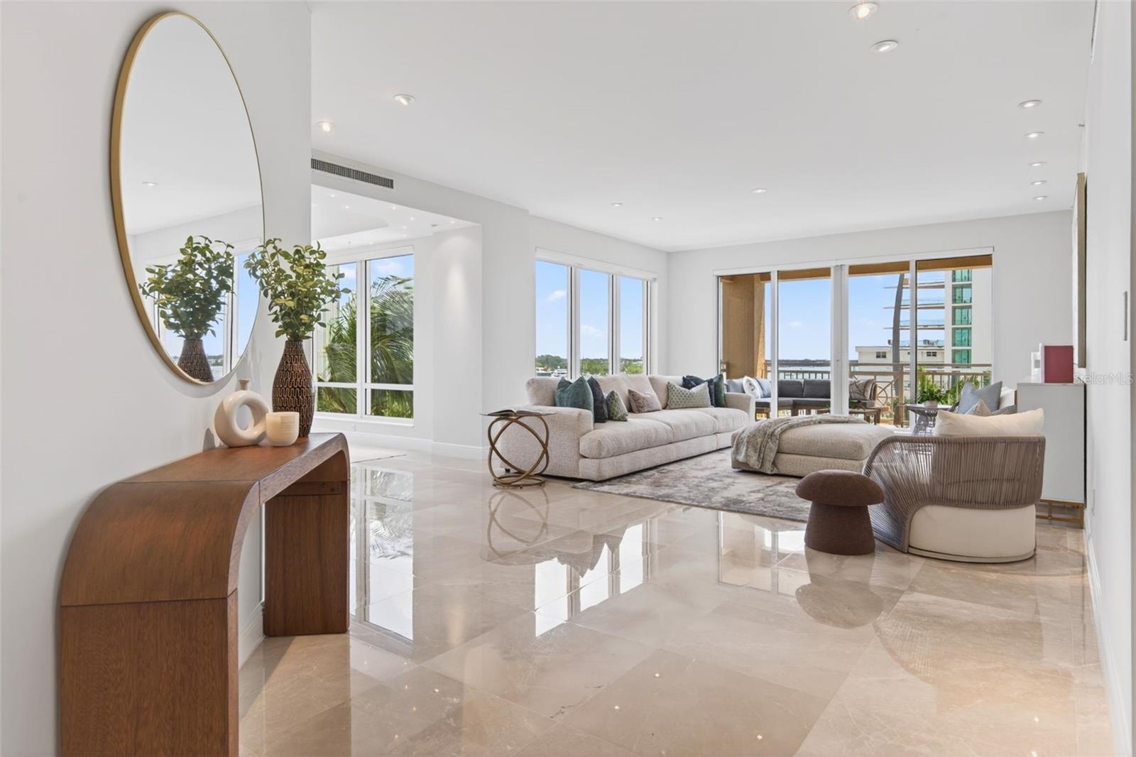 THE TOWER RESIDENCES - Residential