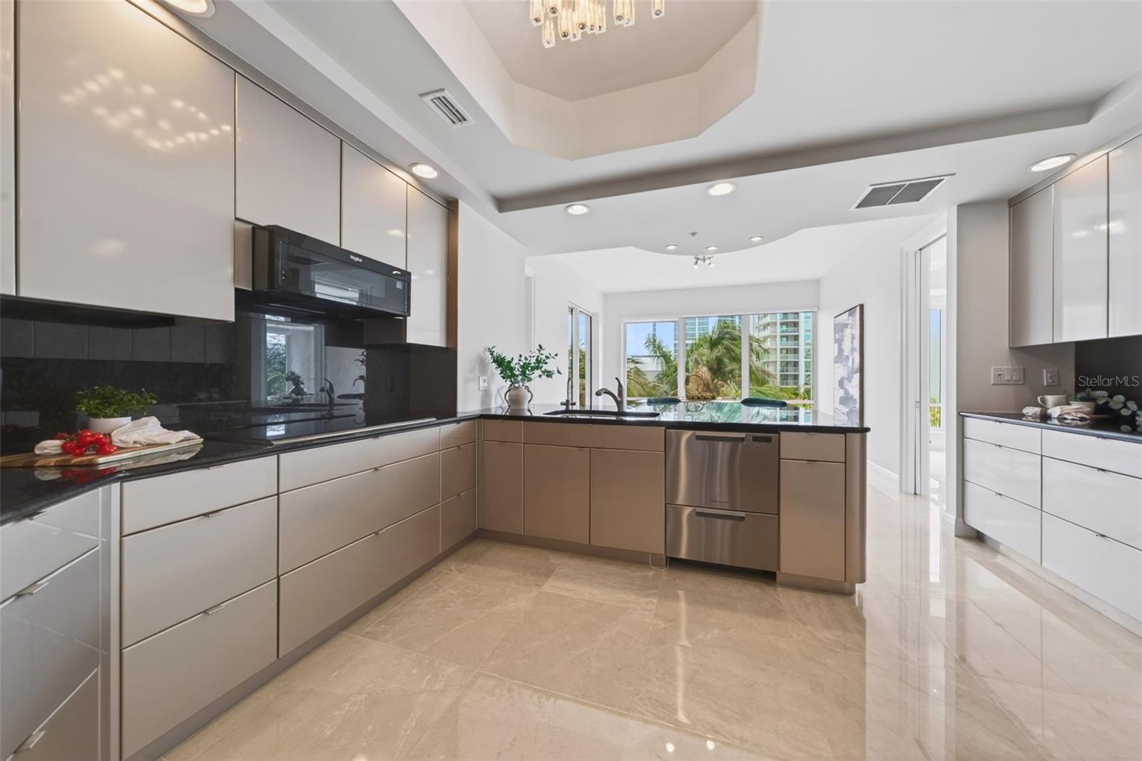 THE TOWER RESIDENCES - Residential