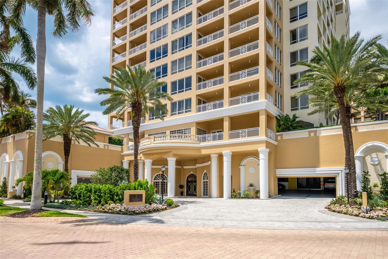 THE TOWER RESIDENCES - Residential