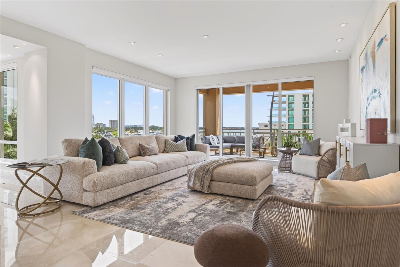 THE TOWER RESIDENCES - Residential