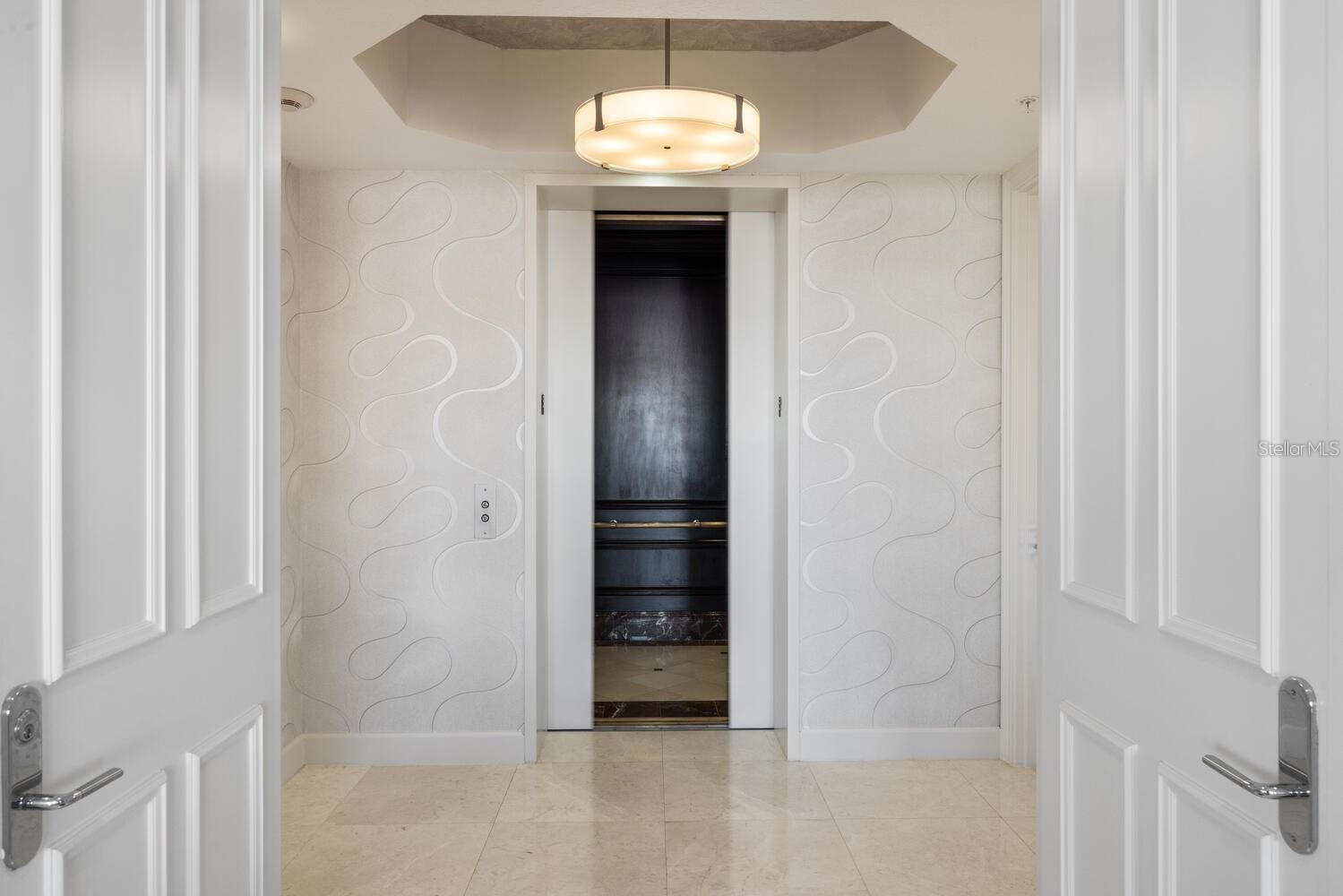 THE TOWER RESIDENCES - Residential
