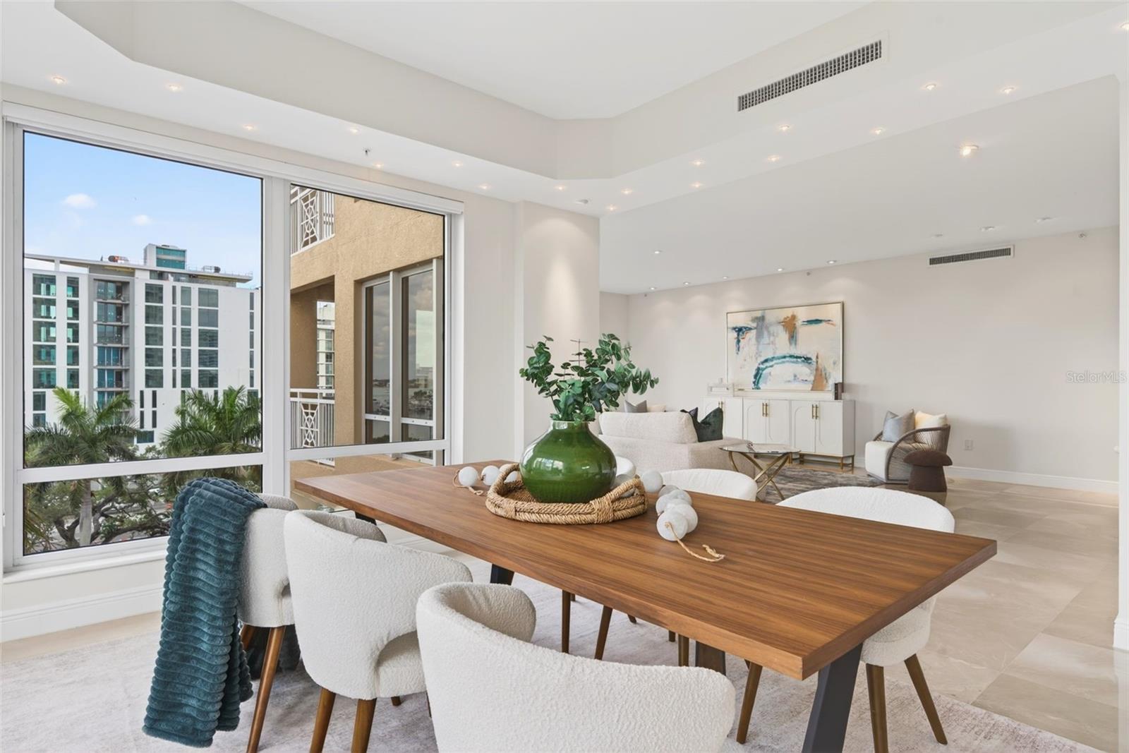 THE TOWER RESIDENCES - Residential