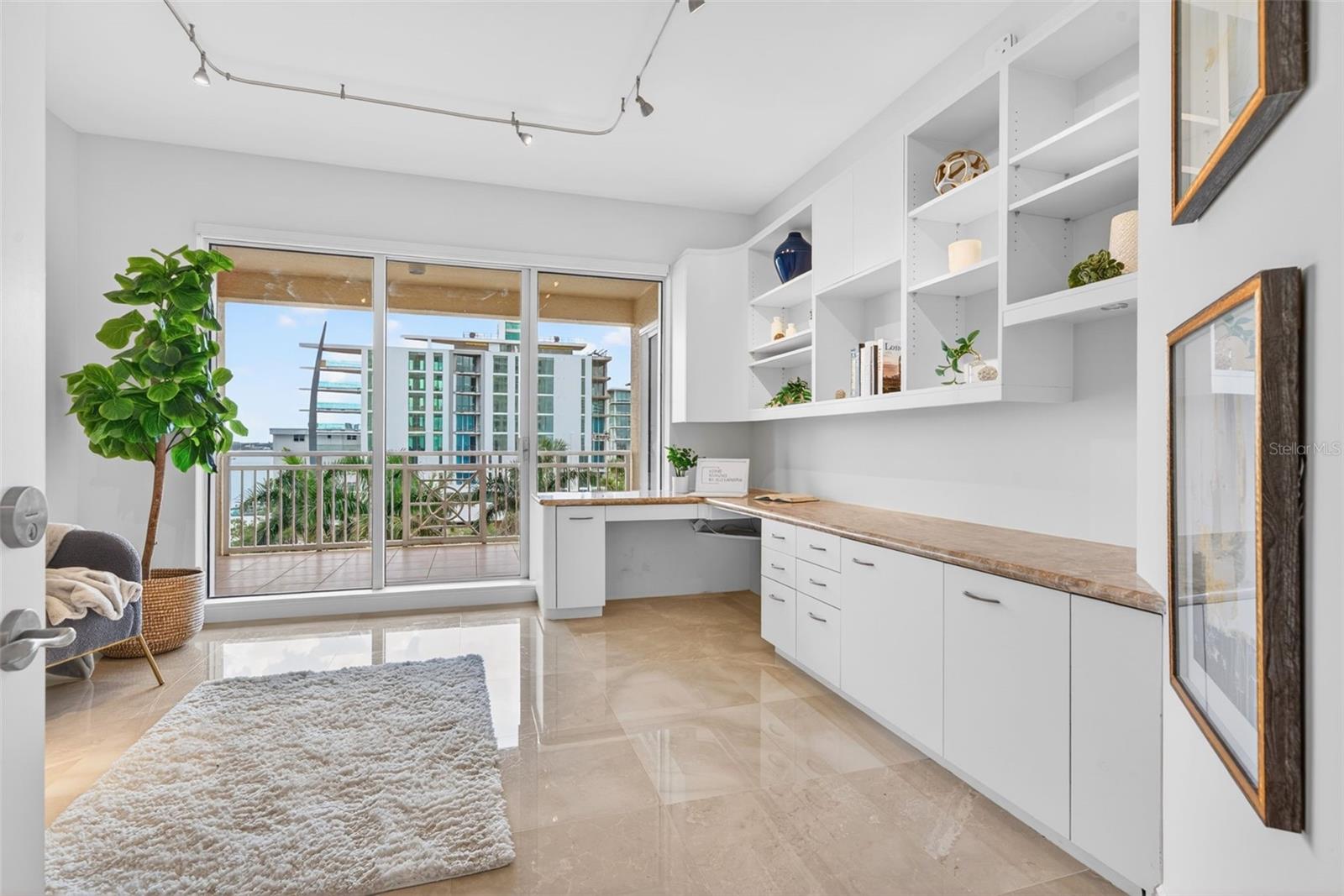 THE TOWER RESIDENCES - Residential