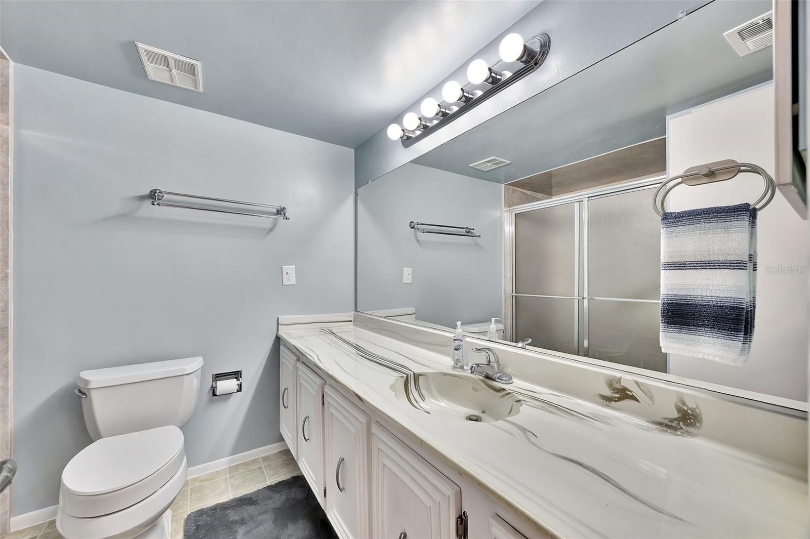113 ISLAND WAY 241