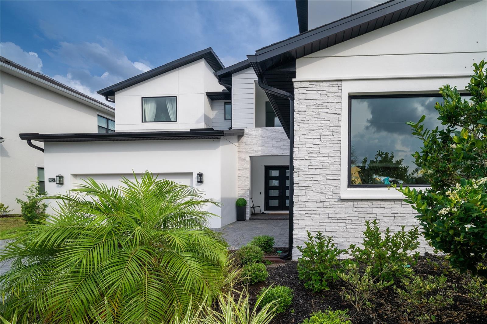 LAUREL POINTE PH 1 - Residential