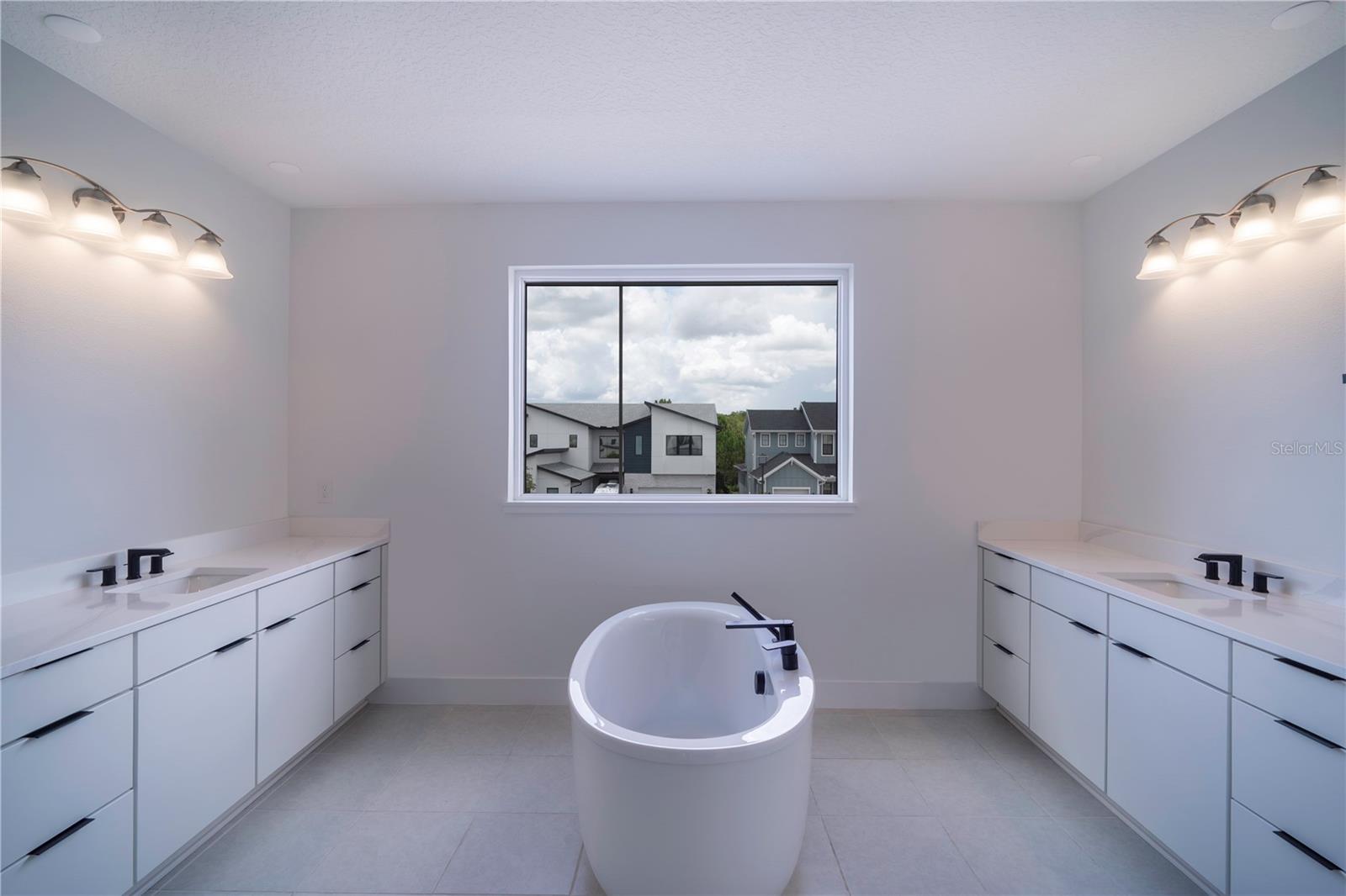 LAUREL POINTE PH 1 - Residential