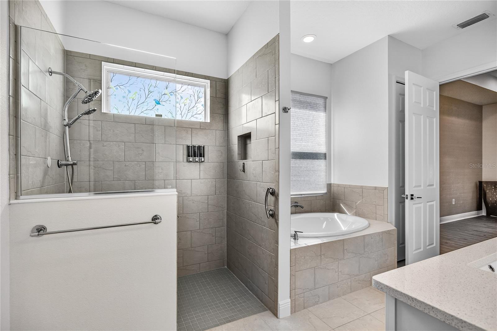 LAKES OF MOUNT DORA - Residential